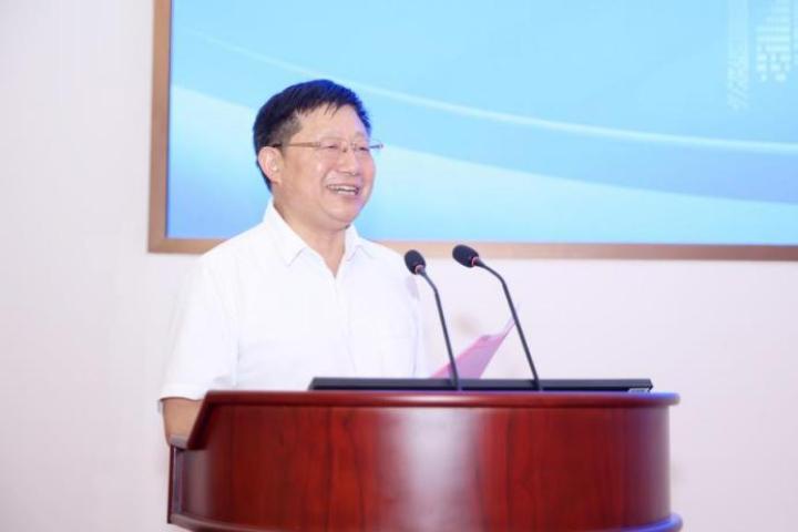 张华讲话