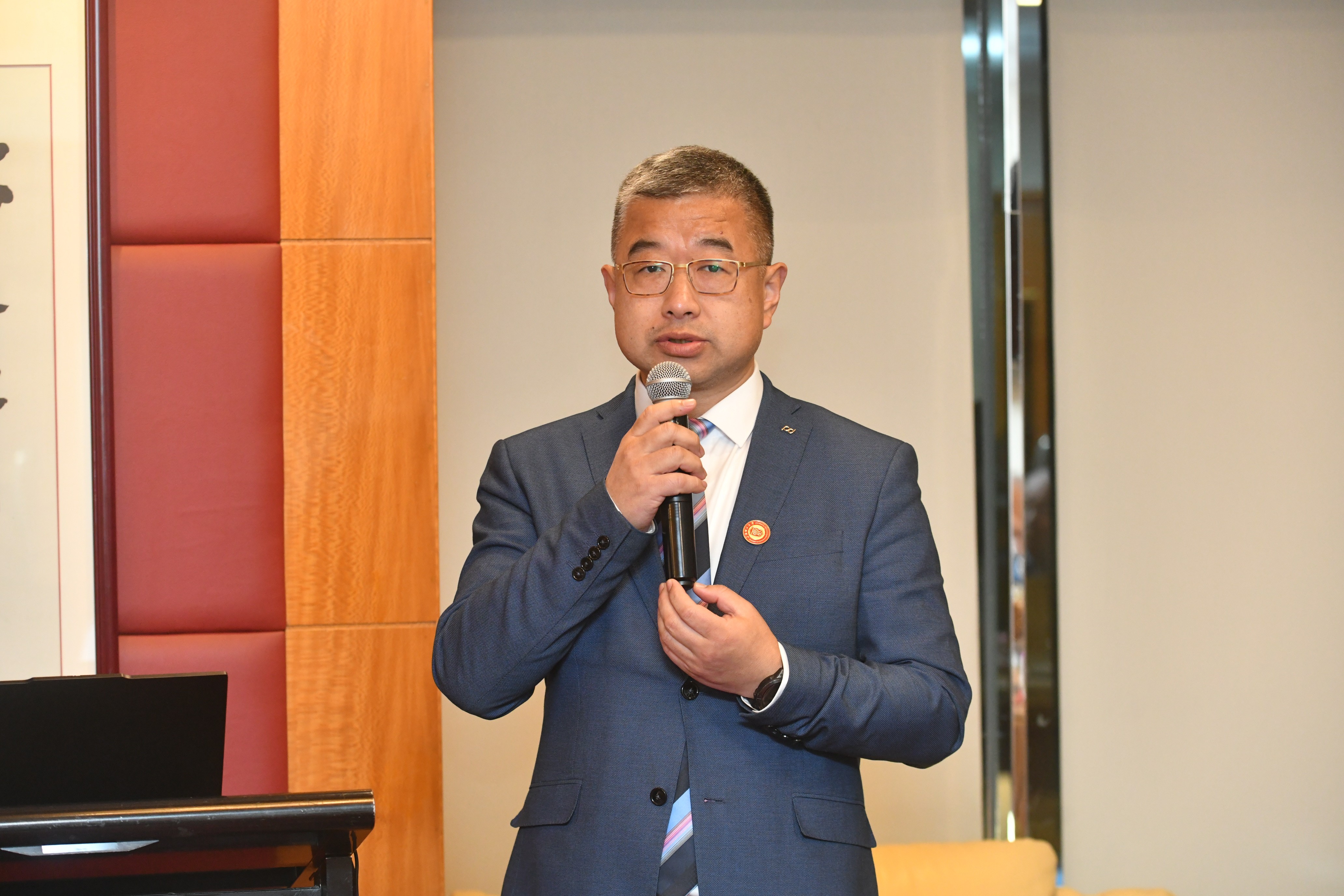 会长王东哲致辞